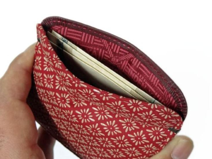 [Inden-ya] Inden Schlanke Geldbörse mit Haken und Druckknopfverschluss, 1208, Münzbörse G, Rotes Hirschleder mit Weißer Lackierung, Diamant- und Chrysanthemenmuster,