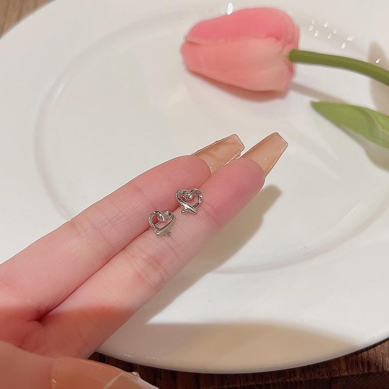 Elegante S925 Silber Perlen- & Zirkon-Herz-Ohrringe für Damen - Leichter Luxus, Alleskönner, High-End-Design