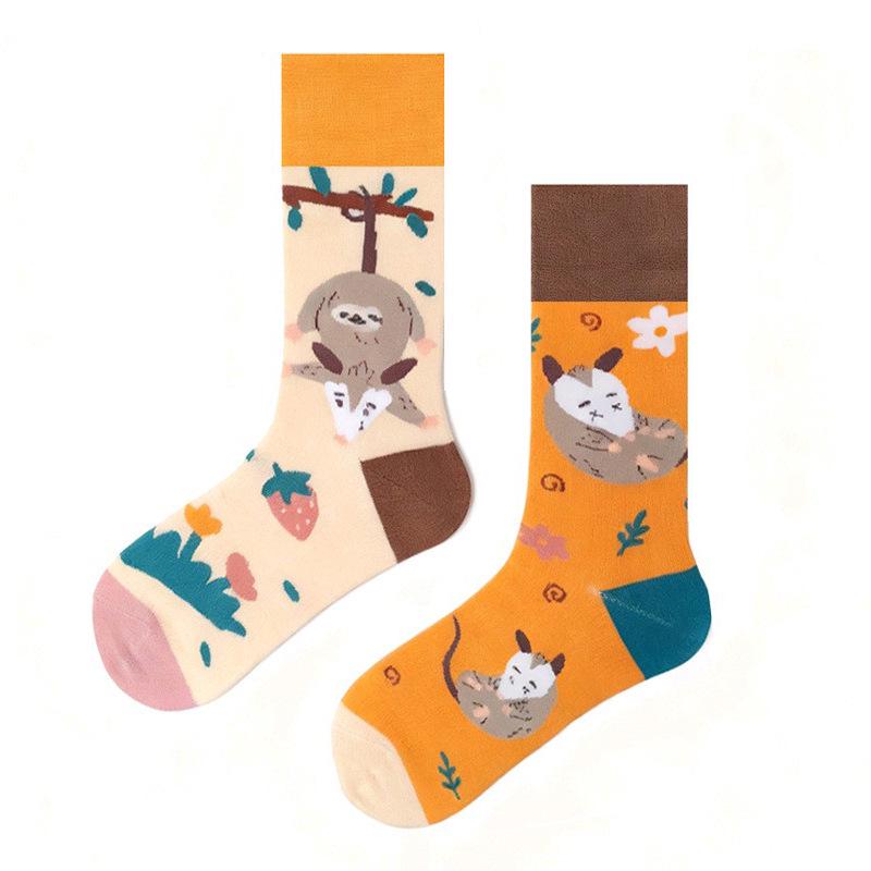 Párové kreslené zvířecí asymetrické bavlněné ponožky - Zábavný a trendy styl