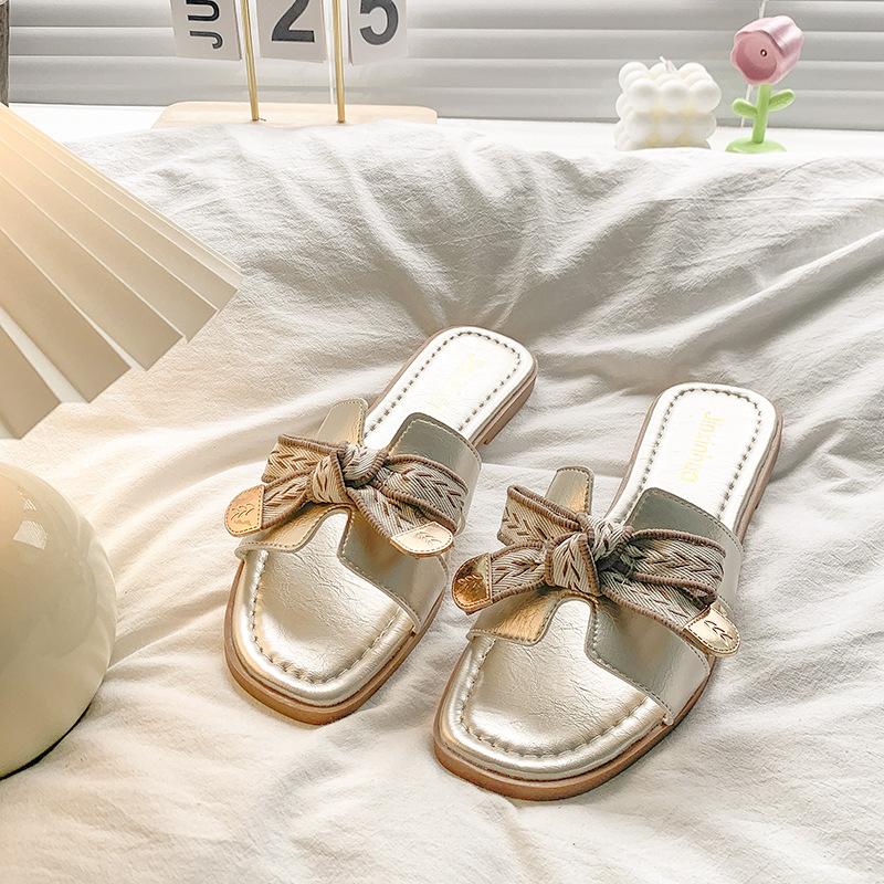 Beautiful Flat-bottomed Small Cool Slippers with Skirts, Women's New Summer Flat-bottomed Cool Slippers