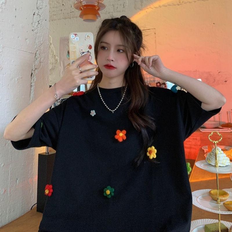 

Женская футболка с трехмерным цветочным декором, летний повседневный топ с короткими рукавами, модный пуловер с круглым вырезом M чёрный