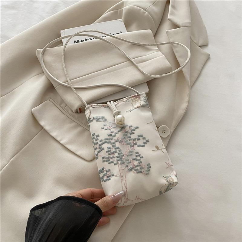 

Bag women s new national tide style niche design messenger bag casual fashion versatile shoulder handbag women s bag