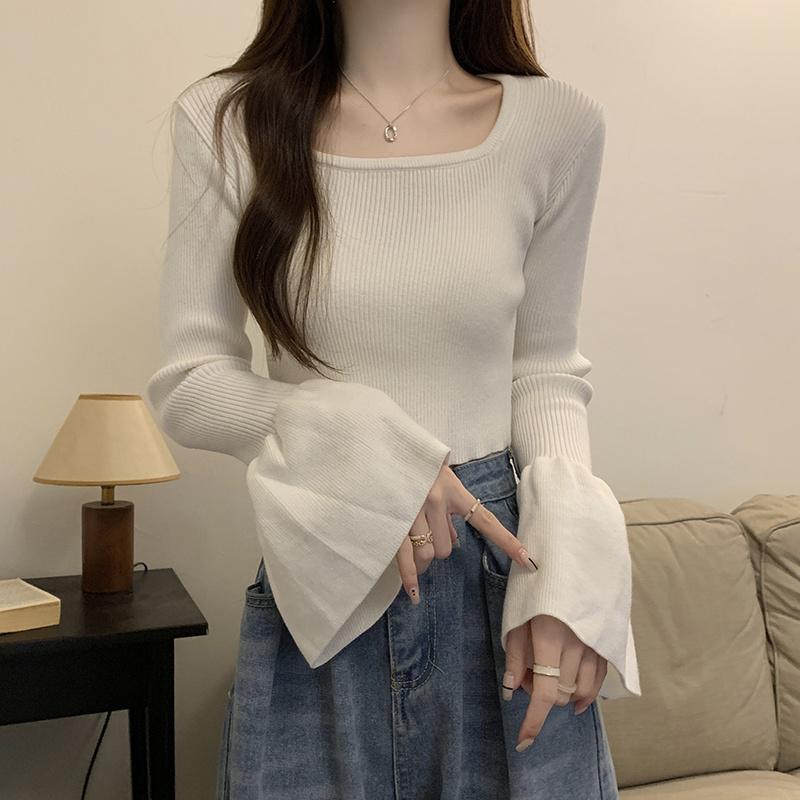 

French Style Elegant Niche Knitted Base Layer Flared Sleeve Top Fashionable Autumn Winter Inner Wear Slim Short Sweater S білий