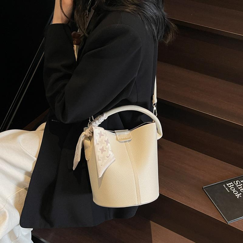 Fashion Versatile Portable Bucket Bag Women's New Casual Shoulder Crossbody Bag