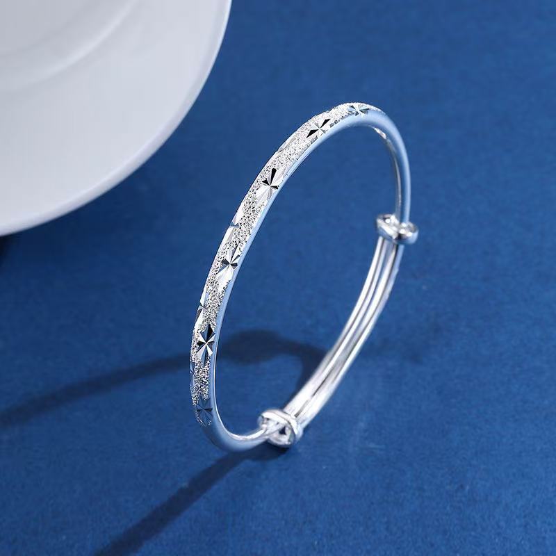 

Four-leaf Clover Bracelet Women s Adjustable Bracelet Summer Versatile Push-pull Style for Girlfriend one size(17-20cm)