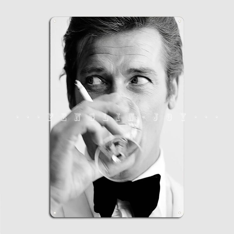 

Роджер Мур С Мартини Ретро Винтажный Постер Металлическая Табличка Настенная Роспись Пещера Паб Винтажная Живопись Декор Жестяная Табличка Постеры 20x30cm（7.8x11.8inch）