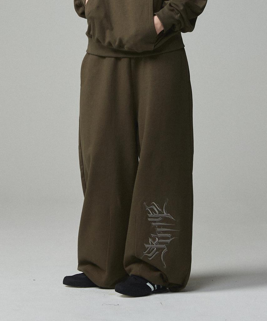 KITTY POTTERY Street Lettering Embroidered Jogger Pants Khaki