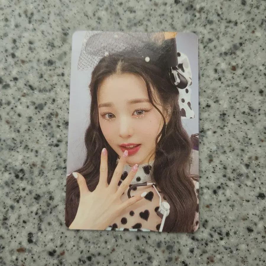 

Iz*one Wonyoung Catalena Photocard