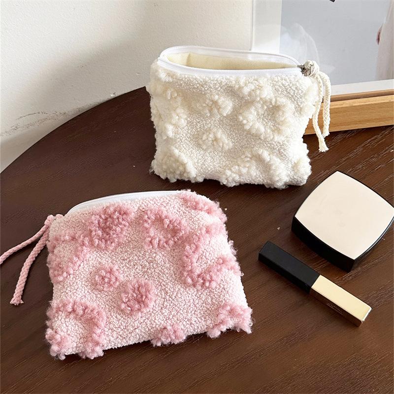 Cute Heart Makeup Bag Large Capacity Toiletry Organizer for Women Travel Cosmetic Pouch for Lipstick Cards Essentials Case