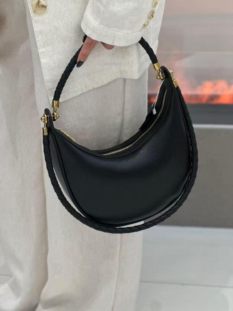 European & American Trend: Genuine Leather Women's Half-Moon Underarm Bag - Exquisite, Relaxed Casual Woven Handbag