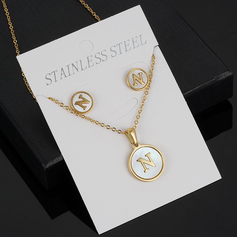 18K Gold-Plated Stainless Steel Alphabet Necklace Set: Cross-Border Women’s 26-Letter Round Shell Pendant