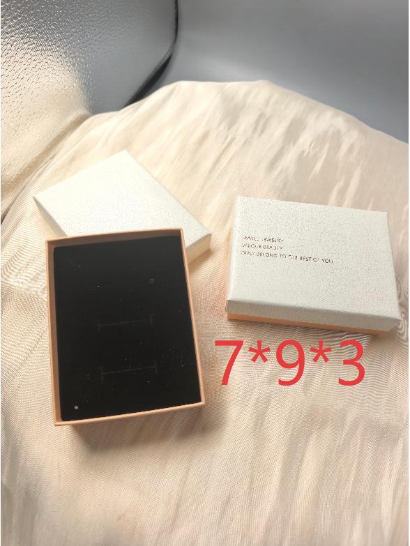 Trendige Kupfer-Inlay Zirkon Kreuz Anhänger Halskette – High-End Hip-Hop Porträt Design