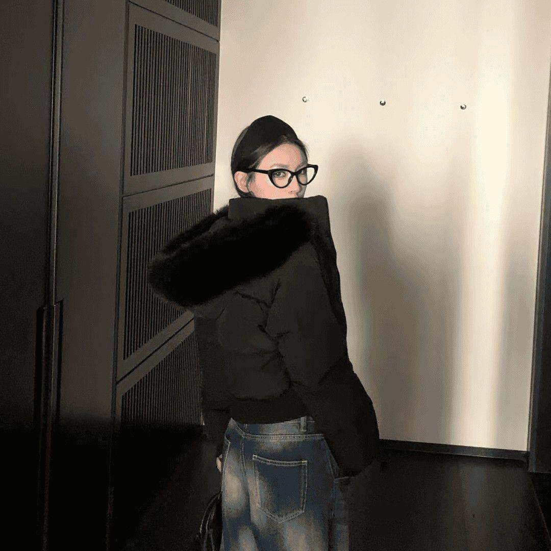 

Женская модная куртка 2025 года на белом утином пуху с меховым воротником - Короткая, Утепленная, Корейский стиль, Зимнее пальто L (120-135 lbs) чёрный