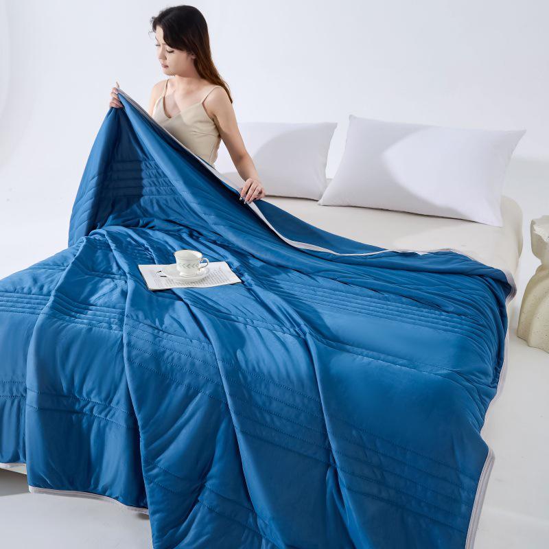 Class A Cool Silk Summer Quilt - Super Soft, Machine Washable Air Conditioning Blanket