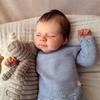 Cierra los ojos Pascale Bebé Reborn Niño Con Pelo Enraizado 50cm Vinilo de Silicona de Cuerpo Completo Realista Muñeco Bebé Reborn Para Regalo de Niño