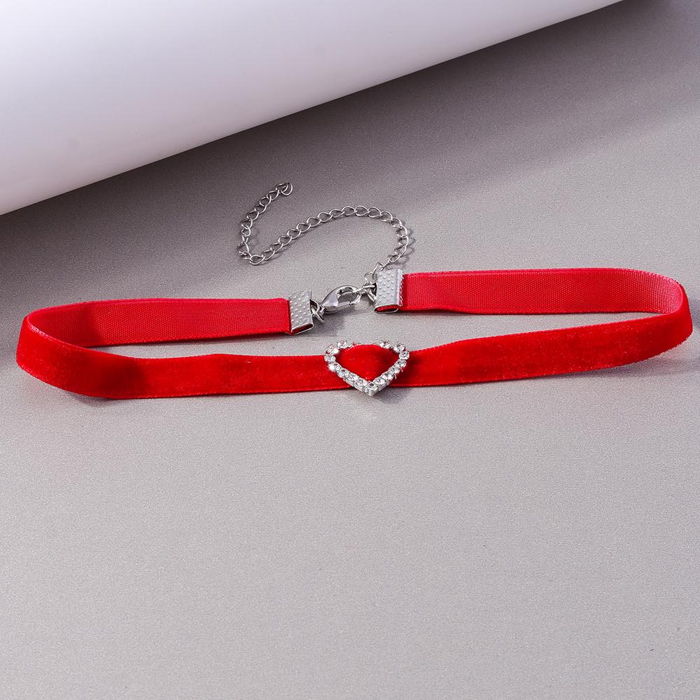 Sexy Red Velvet Choker Necklaces for Women Crystal Heart Necklace Bridal Wedding Party Jewelry Accessories