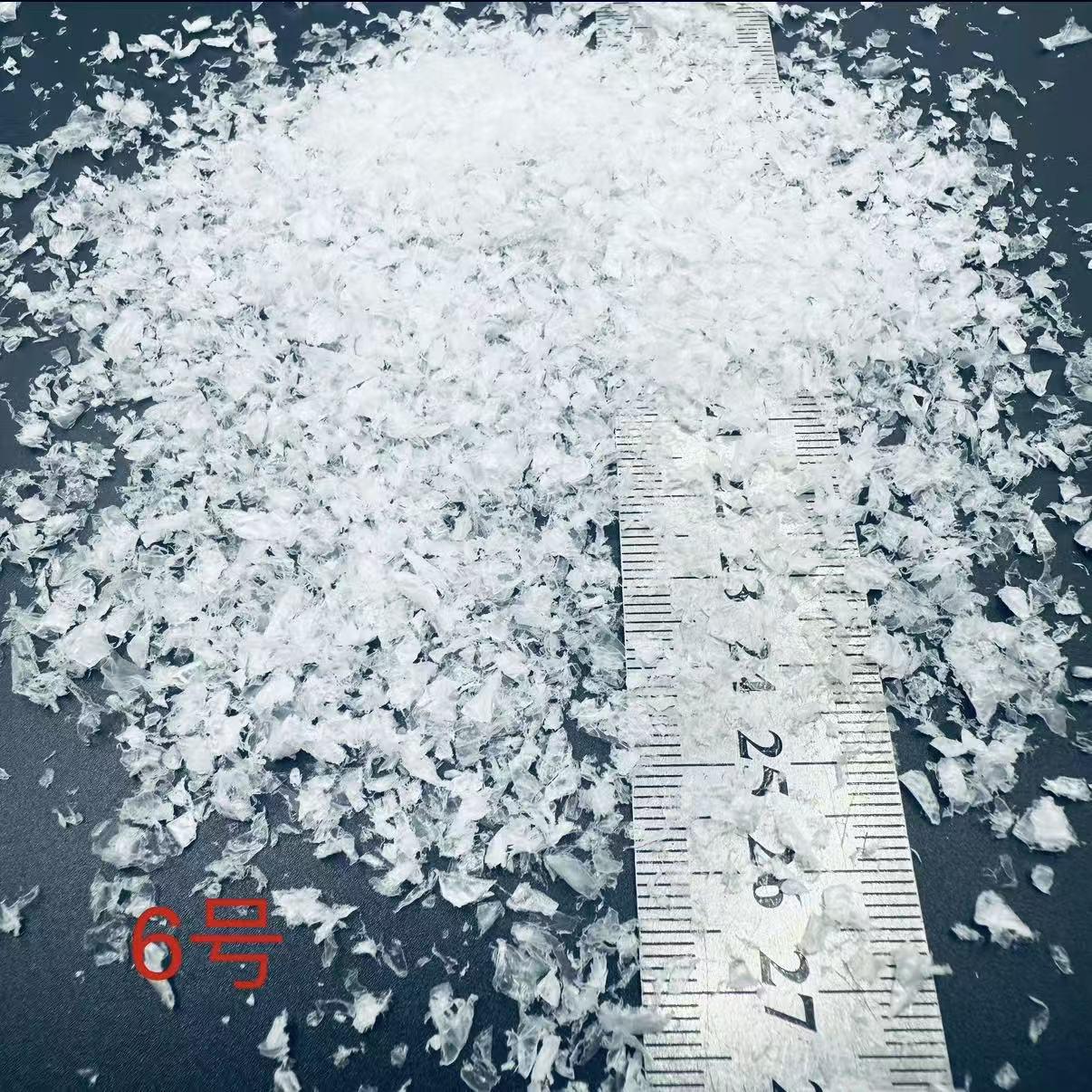 Упаковка 100 г искусственных снежинок для создания рождественских сцен и поделок своими руками