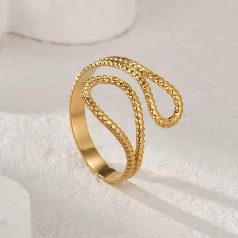Wholesale High End Waterproof Three-dimensional M Letter Hollow Stainless Steel Finger Ring Trendy for Women Personalize Jewelry