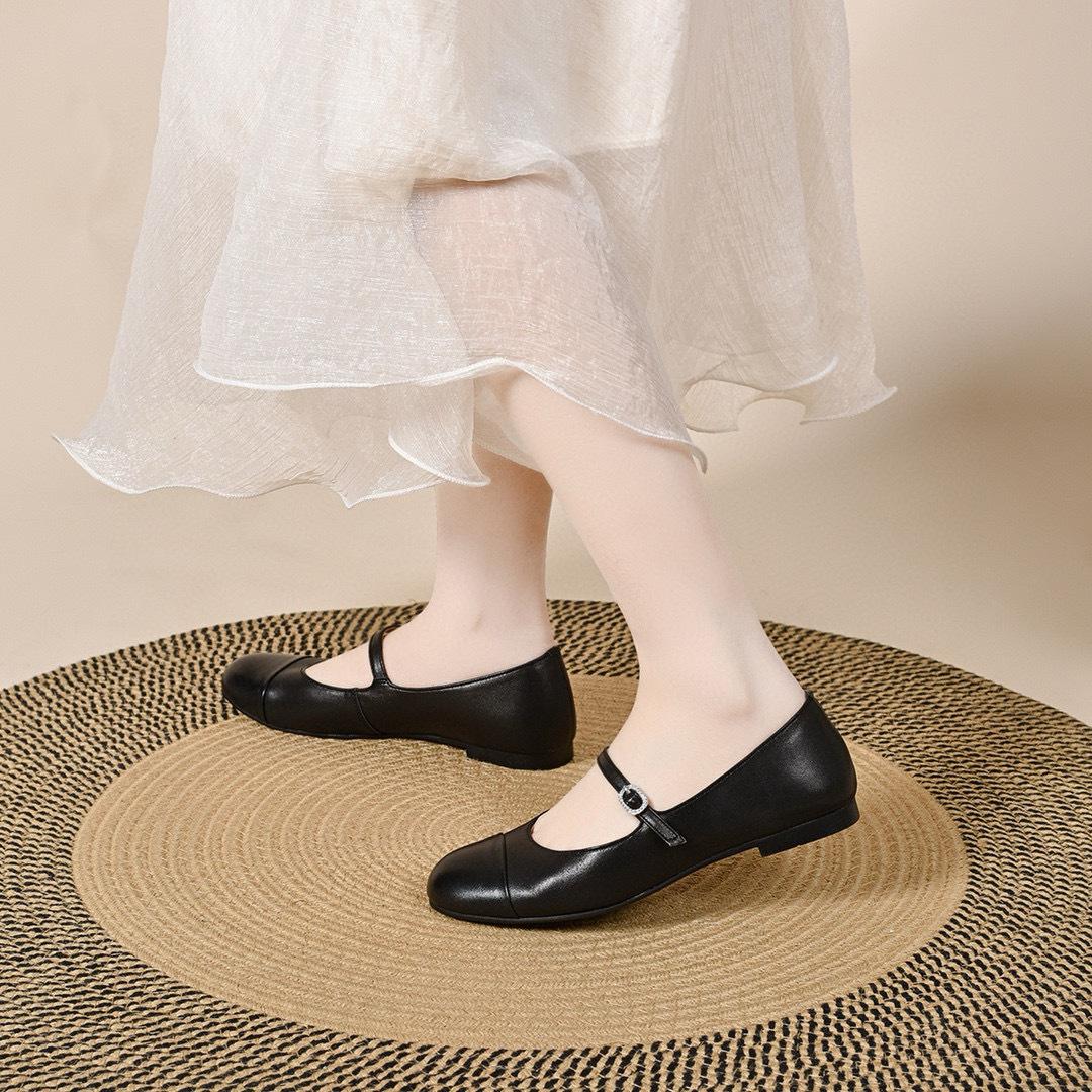 

Туфли Мэри Джейн женские 2025 Весна Новые легкие туфли на плоской подошве с одним словом на пуговицах, подходящие по цвету, маленькие ароматные ветряные одинарные туфли балетки 35 чёрный