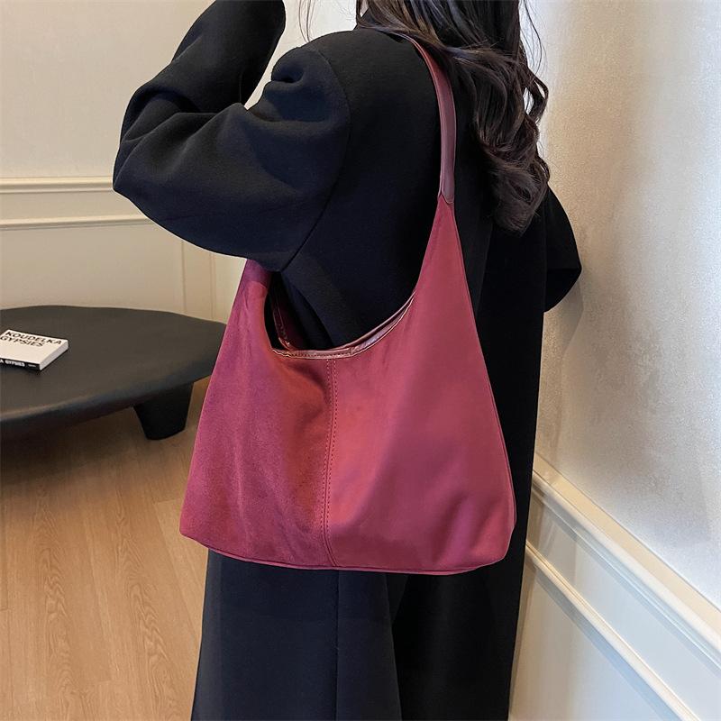 2025 new solid color matte trend personalized daily commuter bag simple women's bag shoulder bag