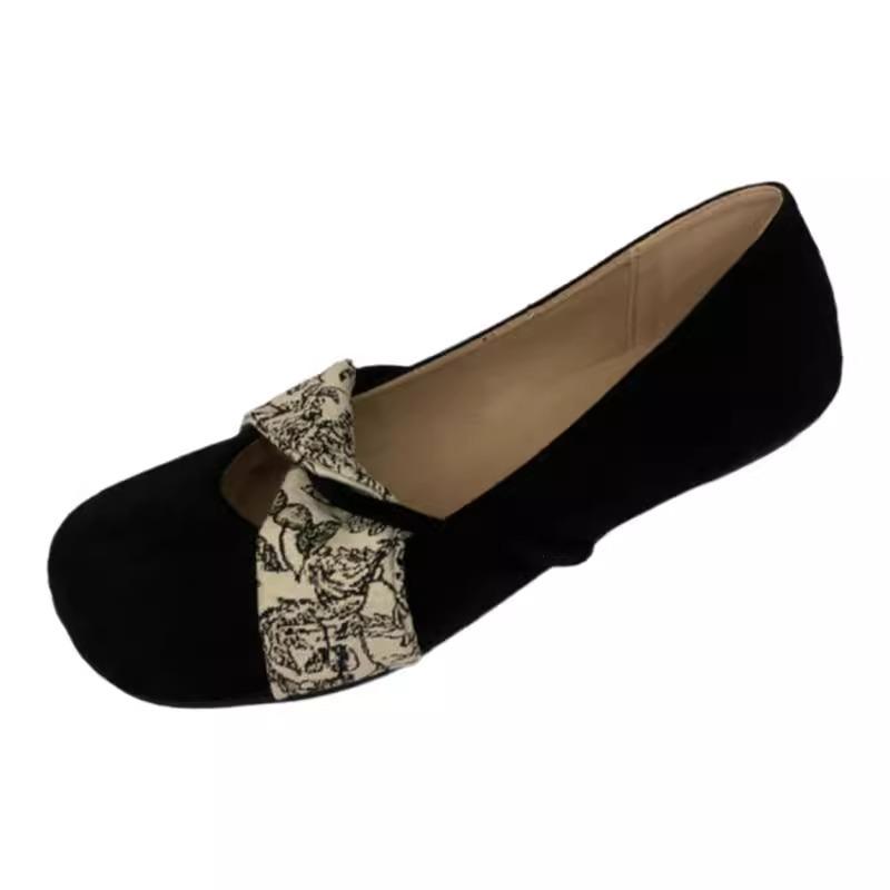 Flat-bottomed retro Mary Jane shoes women's shoes spring and autumn 2025 new suede shallow mouth one-word belt with skirt single shoes