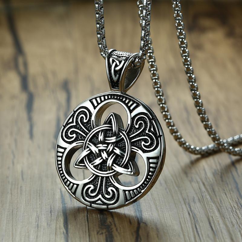 Collier pendentif rond nœud concentrique irlandais punk tendance rétro européen et américain pour homme