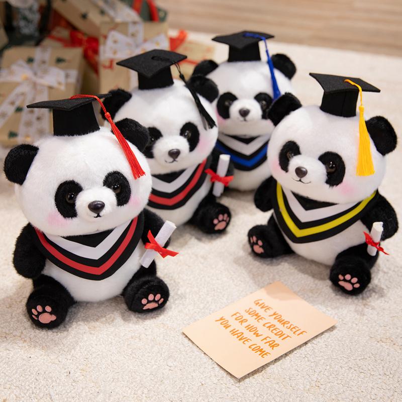 Tocco da Laurea Panda Peluche Giocattolo Peluche Seduto Animale Cartone Animato Università Collage Dottore Mascotte Souvenir Regalo