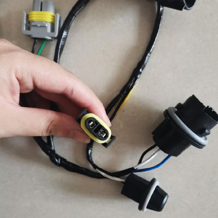 15930264 Headlight Wire Harness Plug Socket Adapter Connector