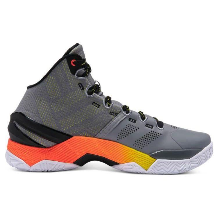 Under Armour Curry 2 Retro Iron Sharpens Iron 2022 Baskets Unisexe Gris Acier Décoloré par le Soleil 3026052-100