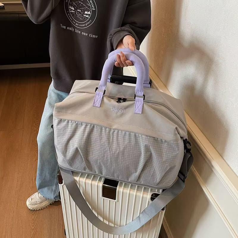 

Women s Lightweight Large-Capacity Handheld Crossbody Sports Fitness Bag with Trolley Handle Attachment серый