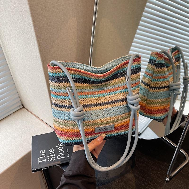 Summer Popular Woven Bucket Bag Women's New Versatile Beach Vacation Shoulder Armpit Bag Messenger Bag