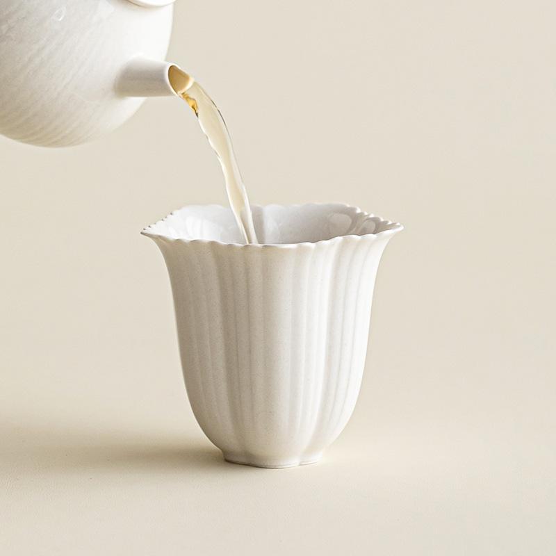 Teacup White Ceramic Lotus Petal Zen Heart Handmade Cup Master Cup Single Teacup Drink Tea Tea Cup