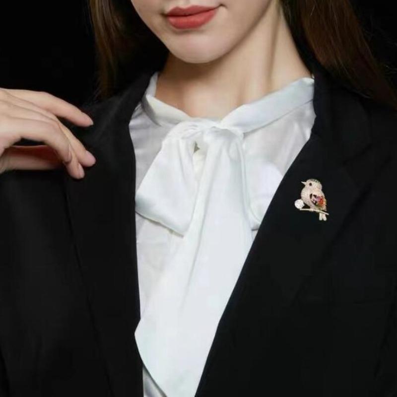 Exquisite Gold Color Bird Design Versatile Fashion Trend Personalized Accessory Buckle Brooch
