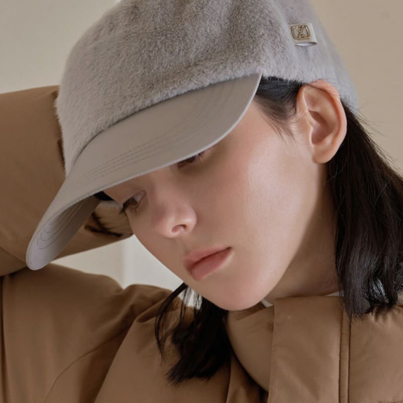 VARZAR VA Square Fly Label Fur Bellboy Cap_2 Colors