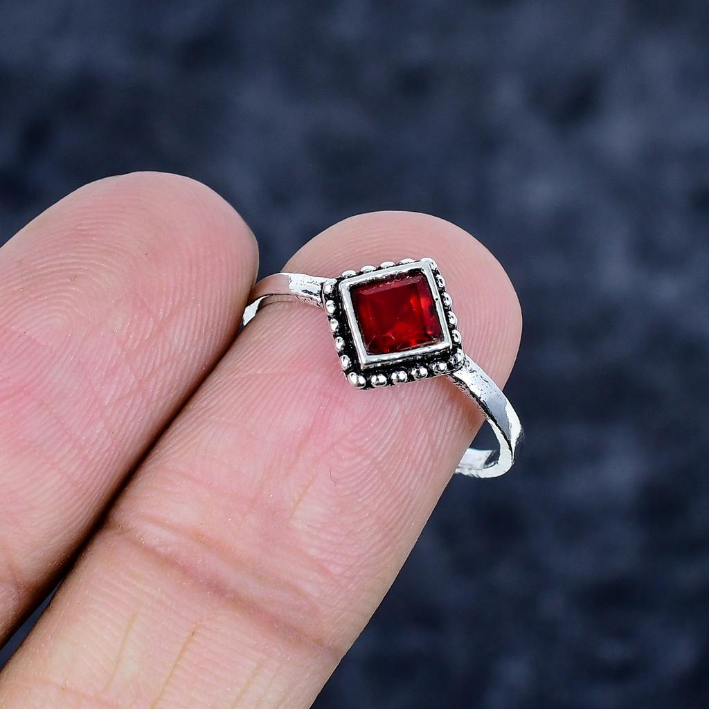 Mozambique Garnet Gemstone 925 Sterling Silver Jewelry Ring Size 8.5 MM-3427