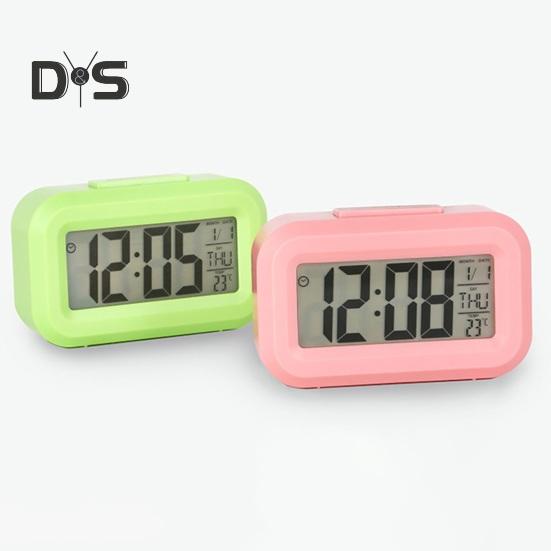 Digital reisevekkerklokke Lett å lese slumrefunksjon 12/24-timers skjerm Enkel betjening Batteridrevet bordklokke