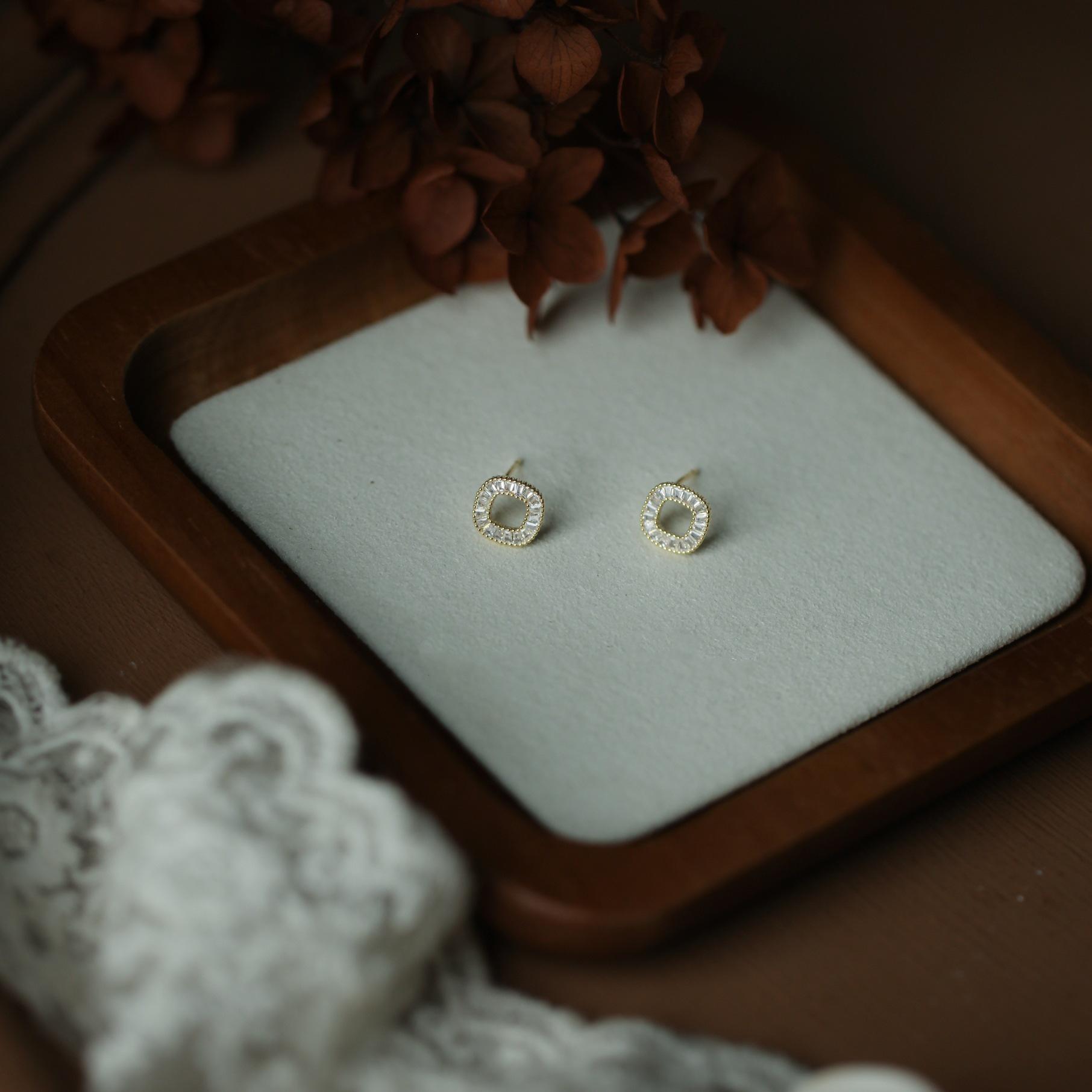 Fennel S925 Sterling Silver 14K Gold-Plated Shiny Fashionable Versatile Daily Earrings 14K Gold Pair (Includes Earplugs)