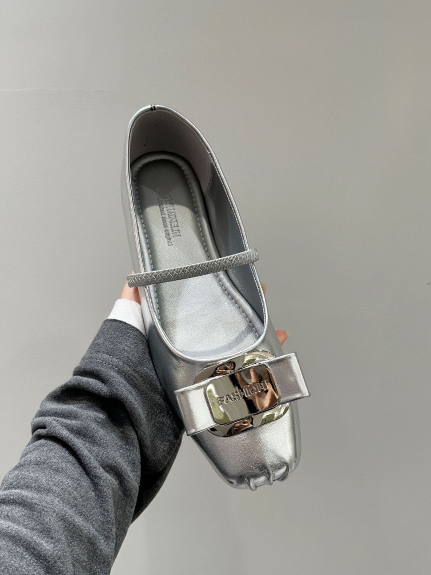 

Cowhide version Su Yinyin of the same style, square head leather, light mouth metal bow Mary Jane shoes, women s flat ballet shoes 35