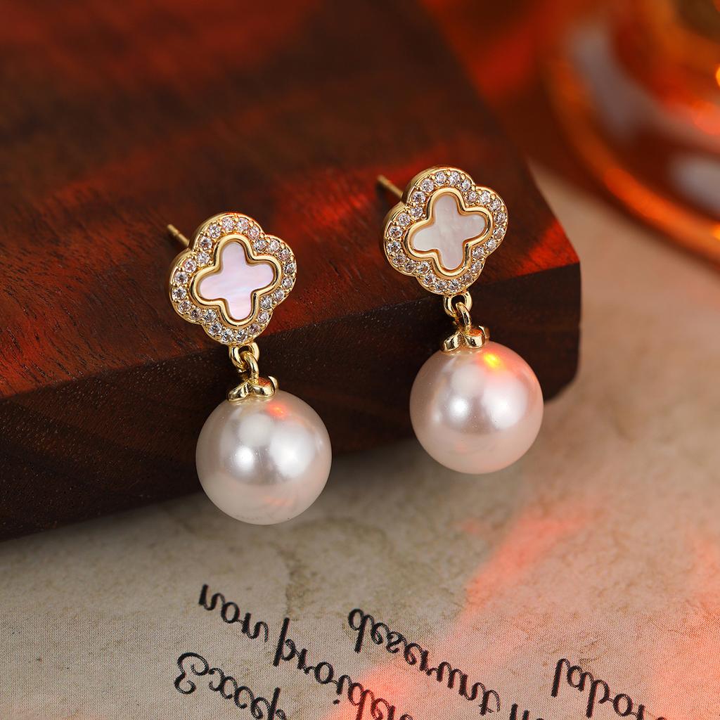 Hochwertiger Luxus Natürliche Muschelohrstecker S925 Silbernadel Ohrringe Leichter Luxus High-End Stil Temperament Ohrringe Frauen