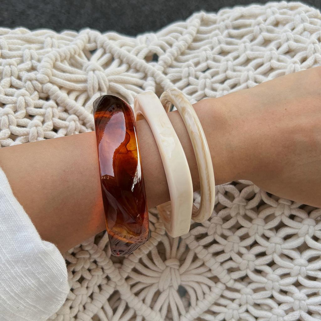 Wind Amber Smudged Acrylic Bracelet, Fashionable Irregular Translucent Resin Wide Bracelet