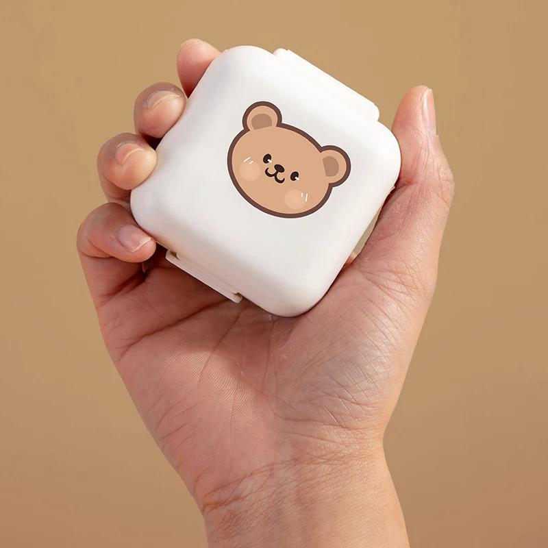 Niedlicher kleiner Bär, tragbar, doppelschichtig, zum Ausgehen, separat verpackt, Medikamentenaufbewahrung, Kunststoff-Pillendose, Behälter