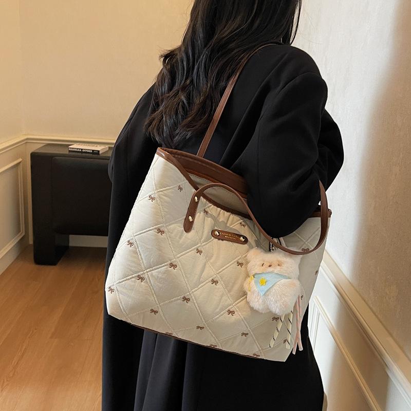 Canvas Bag Women's Large Capacity 2025 New Autumn and Winter Casual Versatile Shoulder Bag College Students Commuting Tote Bag