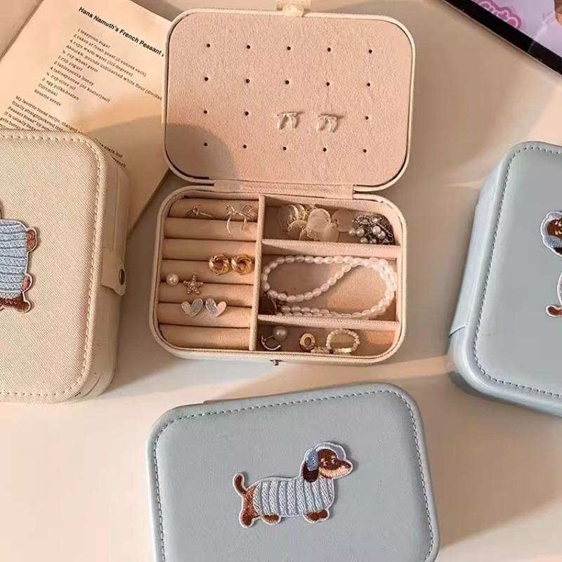 Insulated Leather Jewelry Box With Multiple Compartments For Gift Giving And Travel