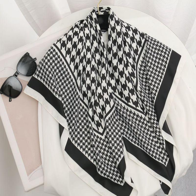 Black and White Animal Print Faux Silk Twill Scarf - 90x90CM Autumn/Winter Shawl for Women