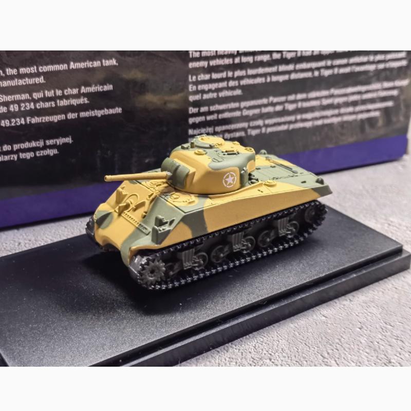 CORGI 1:87 Scale Tank Duel Leopard T34 Simulation Alloy Toy Model Scene with Ornament Classic Collection