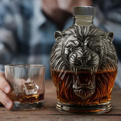 280ml Whiskey Decanter with Leak-Proof Seal Stopper Lion Design Large Capacity Glass Decanter Red Wine Decanter