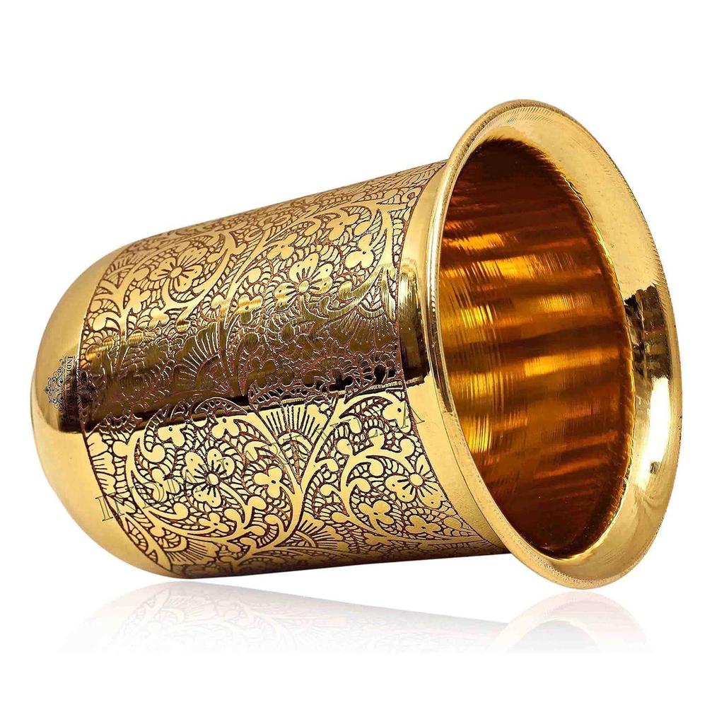 Reiner Messingbecher mit floralem Rankendesign, zum Trinken Servieren von Wasser, Yoga & Ayurveda,