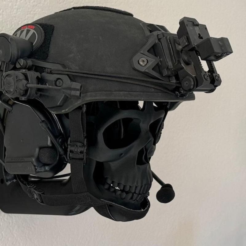 Stojan na helmy 3D tvar lebky Stojan na helmy Halloweenová dekorace Stojan na vystavení Držák na helmy pro motorkáře Stojan