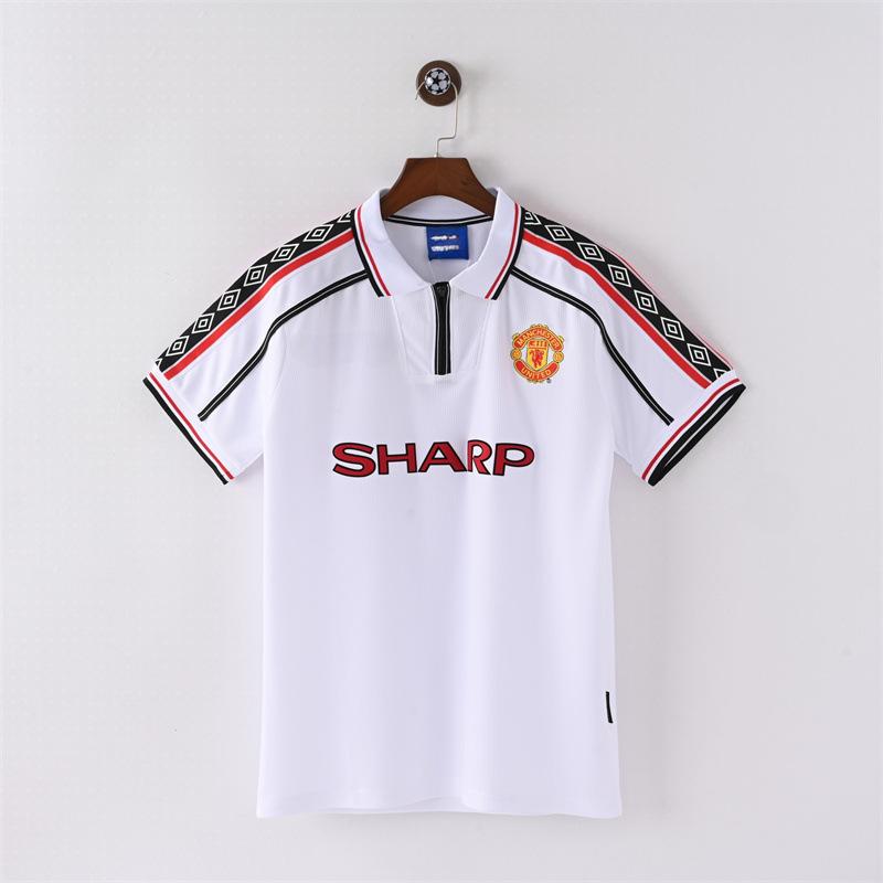 Manchester United Retro-Trikots Sporttrikots gibt es in verschiedenen Stilen, und das WM-Fußballtrikot ist ein Haarhersteller.