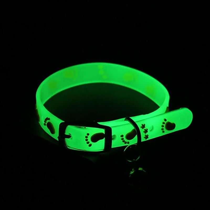 Luminous Cat Necklace Glowing Small Dog Cat Collar Anti-loss Fluorescent Bpa-free Silicone Cat Bell Collar Neck Ring Pet Cat Accessories